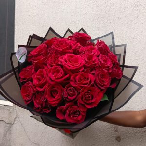 30 Red Roses