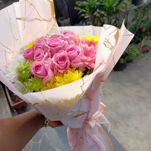 Mixed roses bouquet